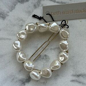Anthropologie hair accessories barrette clip NEW pearl circle 🐚🤍